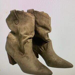 Miim Gray Suede Boots Size 9 New